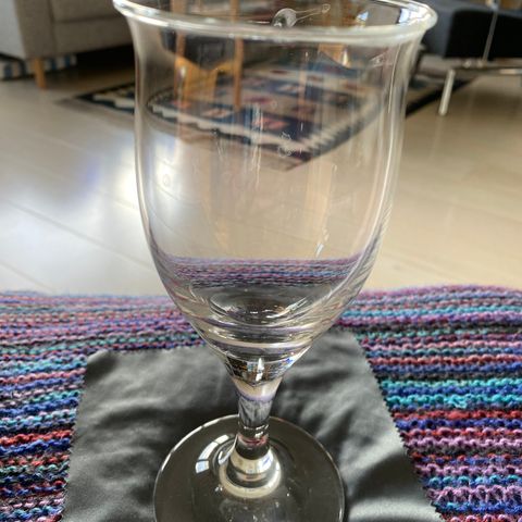 Idelle rødvinsglass