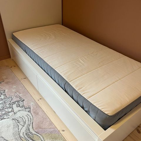 Ikea MALM seng 90 x 200