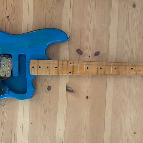 Delta Stratocaster etterligning