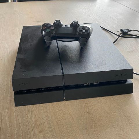 PS 4