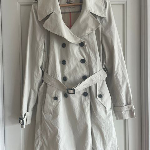 Burberry trench coat UK 16