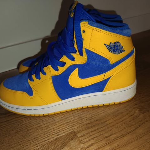 Nike Air Jordan 1 Laney GS 2013