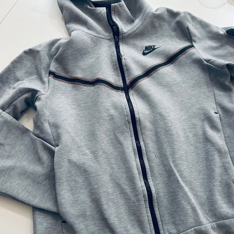 Nike tech jakke