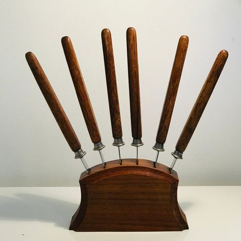 Vintage teak kniver i stativ