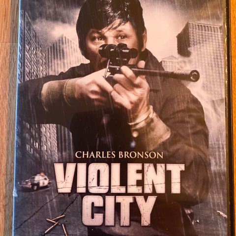 VIOLENT CITY DVD SELGES FOR 150,-.