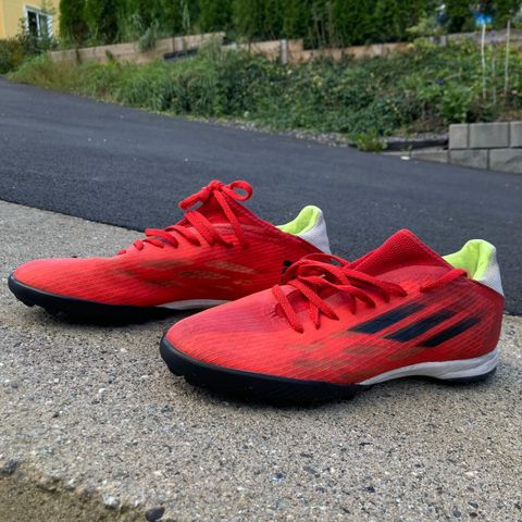 Adidas fotballsko EU 43