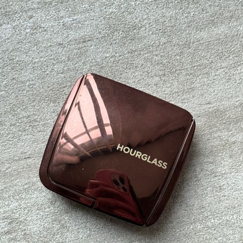 Hourglass Ambient Lighting Powder