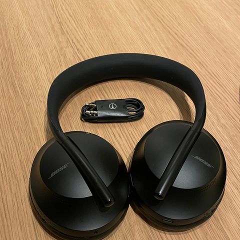 Bose Noise Cancelling 700