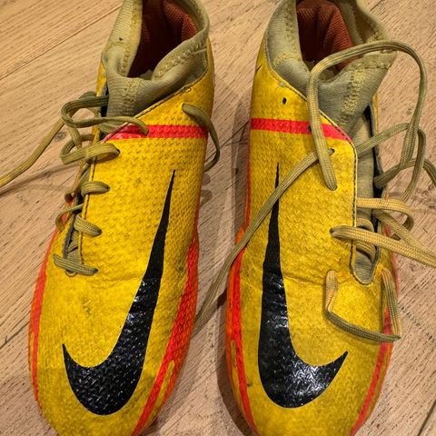 Nike Phantom fotballsko str 40