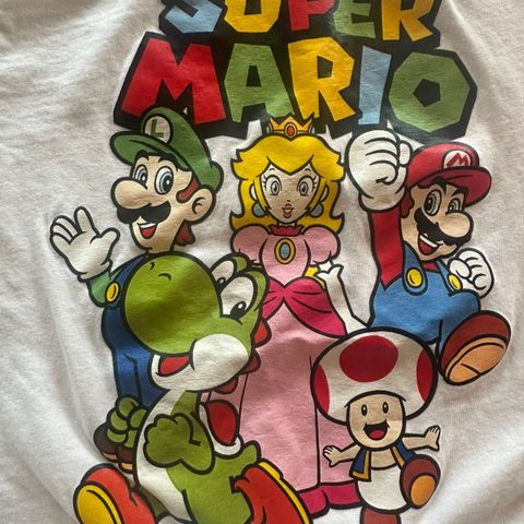 Super Mario t-skjorte str 5 år