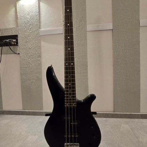 Yamaha bass