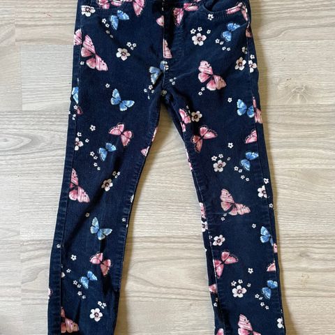 Bukse fra H&M (str 104)