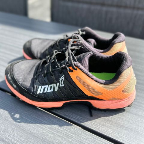 Inov 8 Mudclaw 300 terrengsko selges str 37