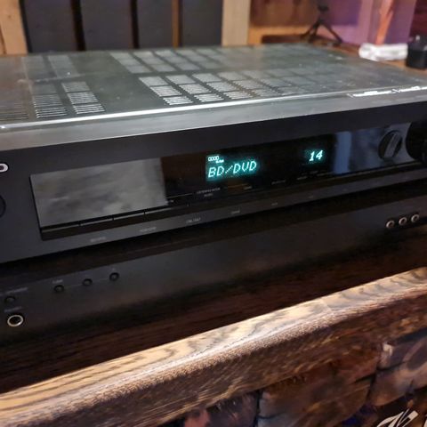 Onkyo HT-R390-forsterkeren