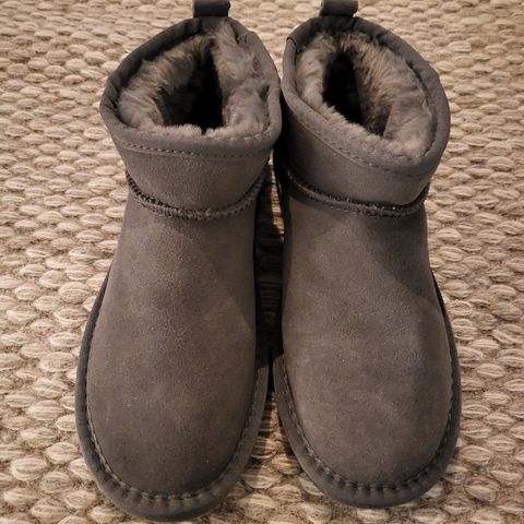 Ugg Classic Ultra mini Style