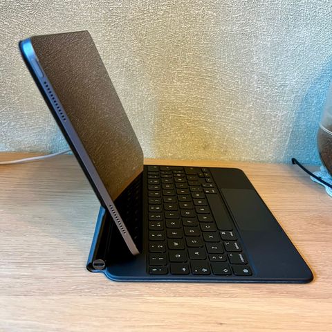 iPad Pro 2020 11’ 128 GB m/keyboard