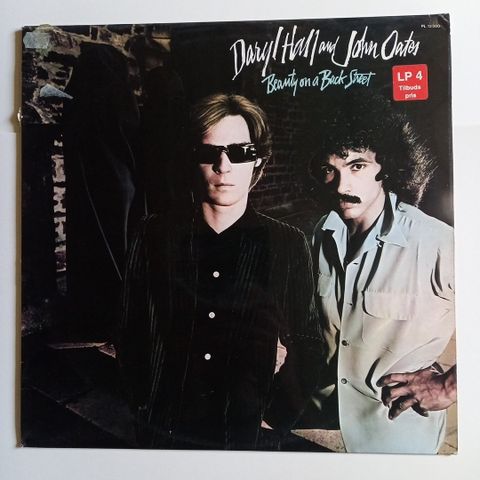 DARYL HALL & JOHN OATES