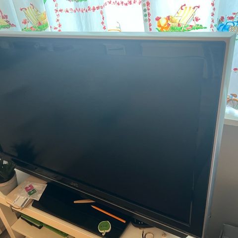 32" JVC TV