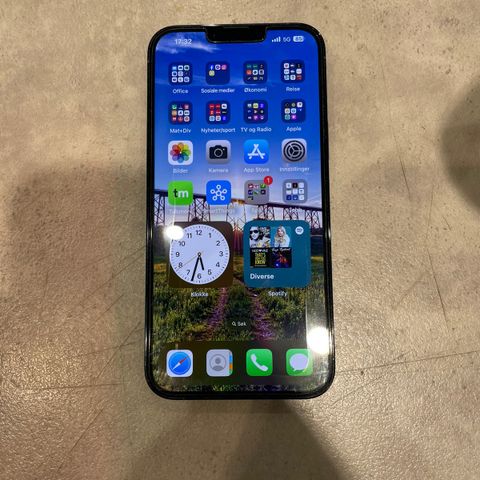 iPhone 13 Pro Max 128 GB til salgs