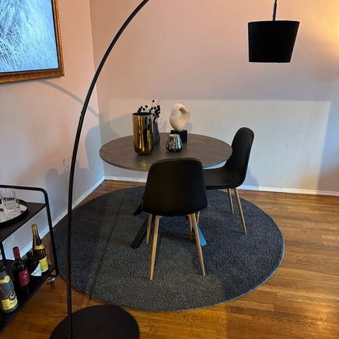 Skaftet stålampe fra IKEA