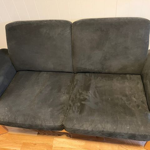 2 seter sofa og bord