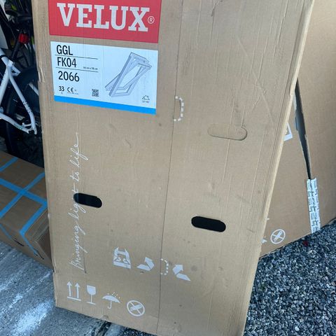 Velux FK04 med plastkrage BBX og utvendig inndekning EDW