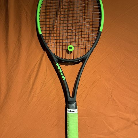 Wilson Blade 98 16x19 V6.0 - Svært lite brukt! Nye strenger!