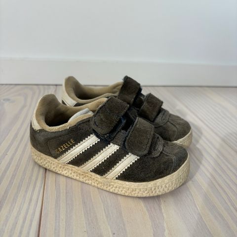 Adidas sko gazelle grå/mørk blå strl 22