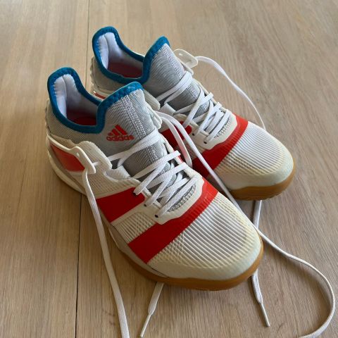 Adidas håndballsko str 38