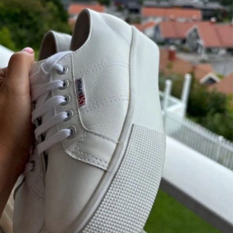 Superga i skinn, 36