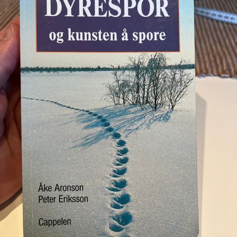 Dyrespor og kunsten å spore - Cappelens felthåndbøker