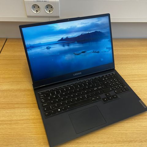 Lenovo Legion 5, RTX 3060, 1024gb ssd, 165hz skjerm, 16GB DDR4 RAM