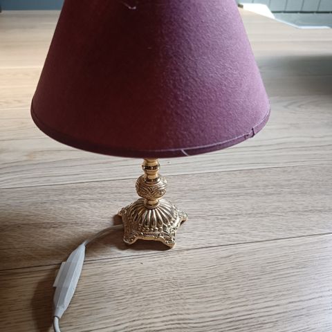 Sjarmerende liten lampe gis bort