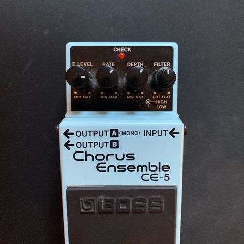 BOSS CE5 STEREO CHORUS