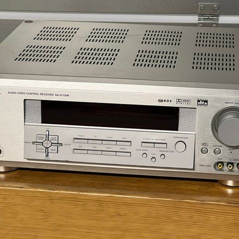 AKAI - AA V2100 Audio Video receiver