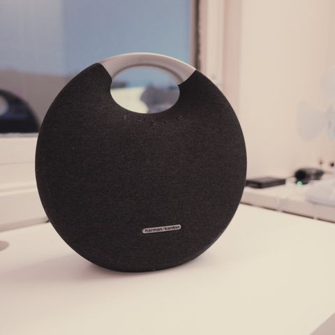 Harmon Kardon Onyx 5 Bluetooth Speaker til salg