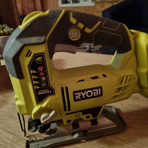 Ryobi Stikksag.multiverktøy og pussemaskin.