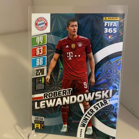 Robert Lewandowski - Panini Fifa 365 2022 Winter Star fotballkort