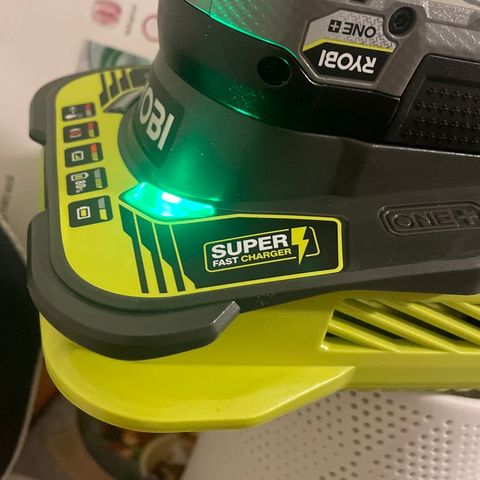 Ryobi RC18150 superhurtiglader