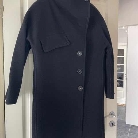 Acne funnel neck coat str 34