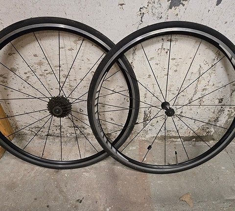 28 tommer Shimano Wheels Technology Hjulsett / Rims set med Vittoria dekk