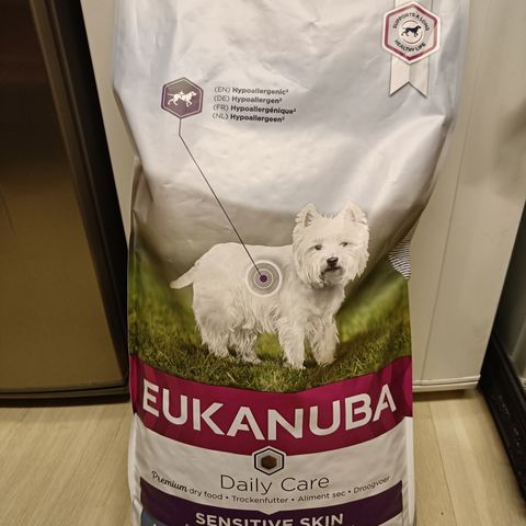 Eukanuba Daily Care Sensitive Skin