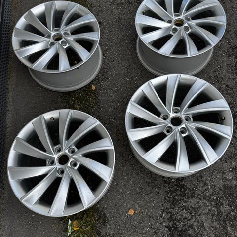 4stk turbin 18x8 ET44 5x112