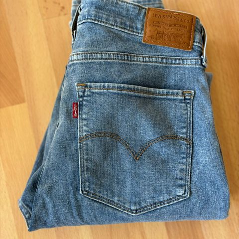 Levis 721 high rise. Str 30/30