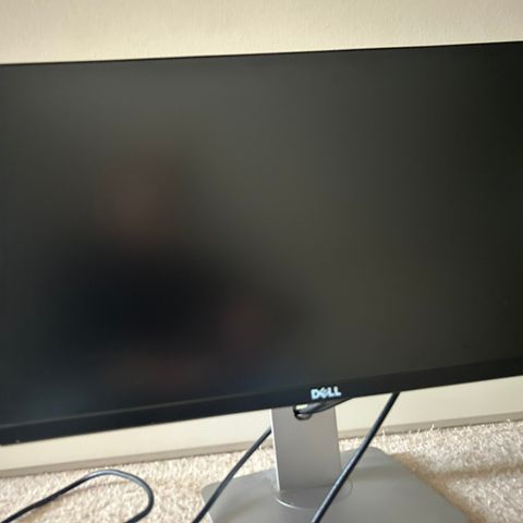 Dell UltraSharp U2422HE 23,8" skjerm selges (har 2 stk)