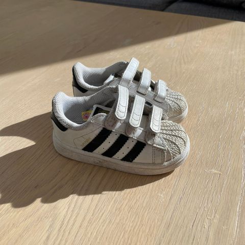 Adidas superstar