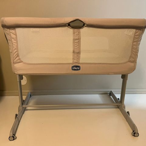 Chicco Next2me Dream bedside crib