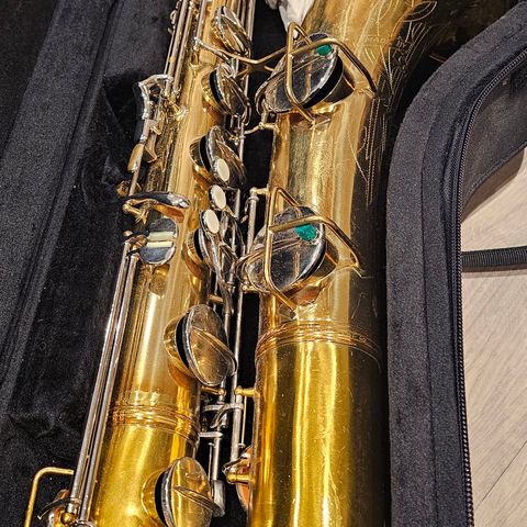 Saxofon C.G Conn Barrytone 12M Elkhart serienr 842125 prod.år ca 1960