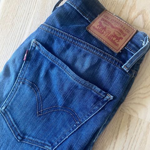 Levis mile high super skinny, str 25