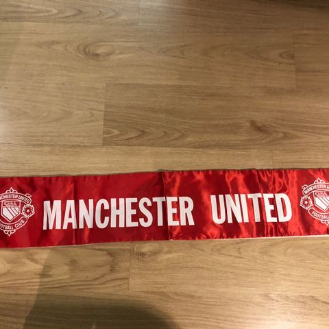 MANCHESTER UNITED SKJERF